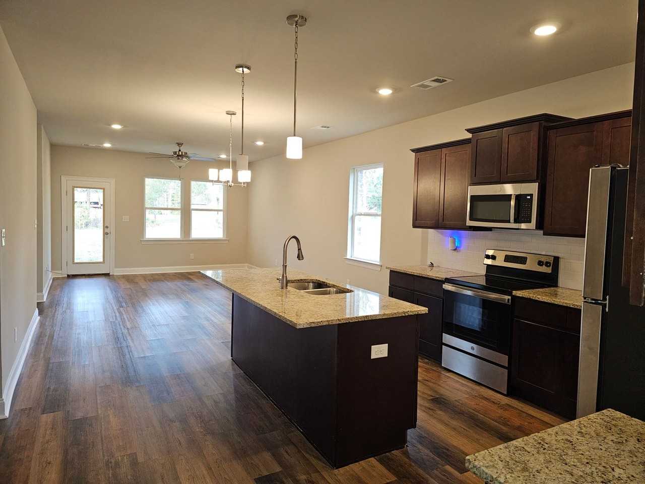 17169 Cherokee Trce - Photo 3 of 11