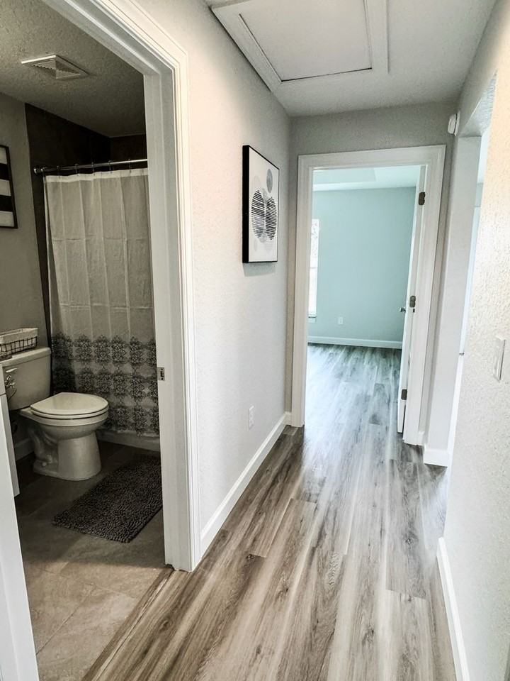 2711 Se 77th Ave - Photo 3 of 12