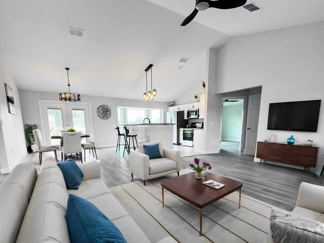 2711 Se 77th Ave - Photo 7 of 12