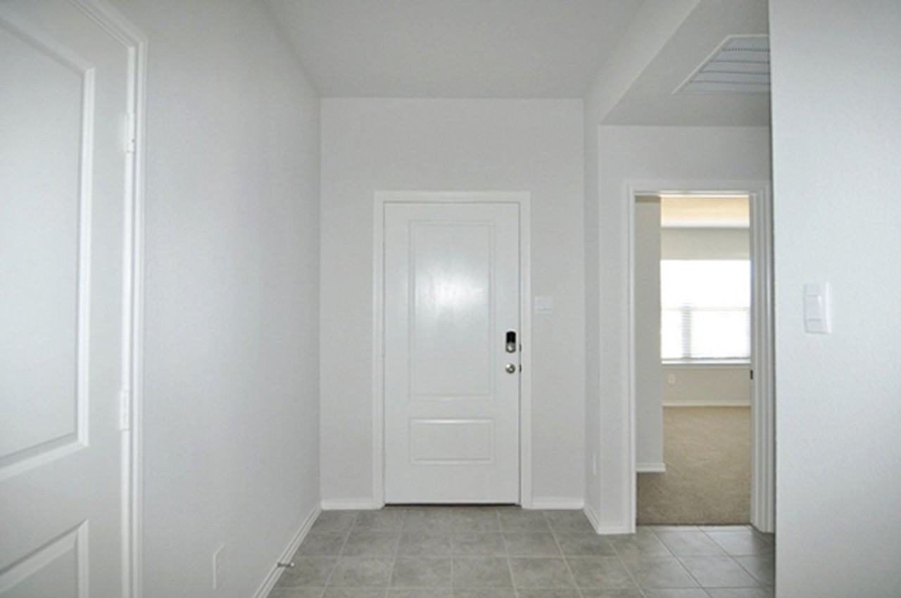 9508 Golden Summit Dr - Photo 4 of 30