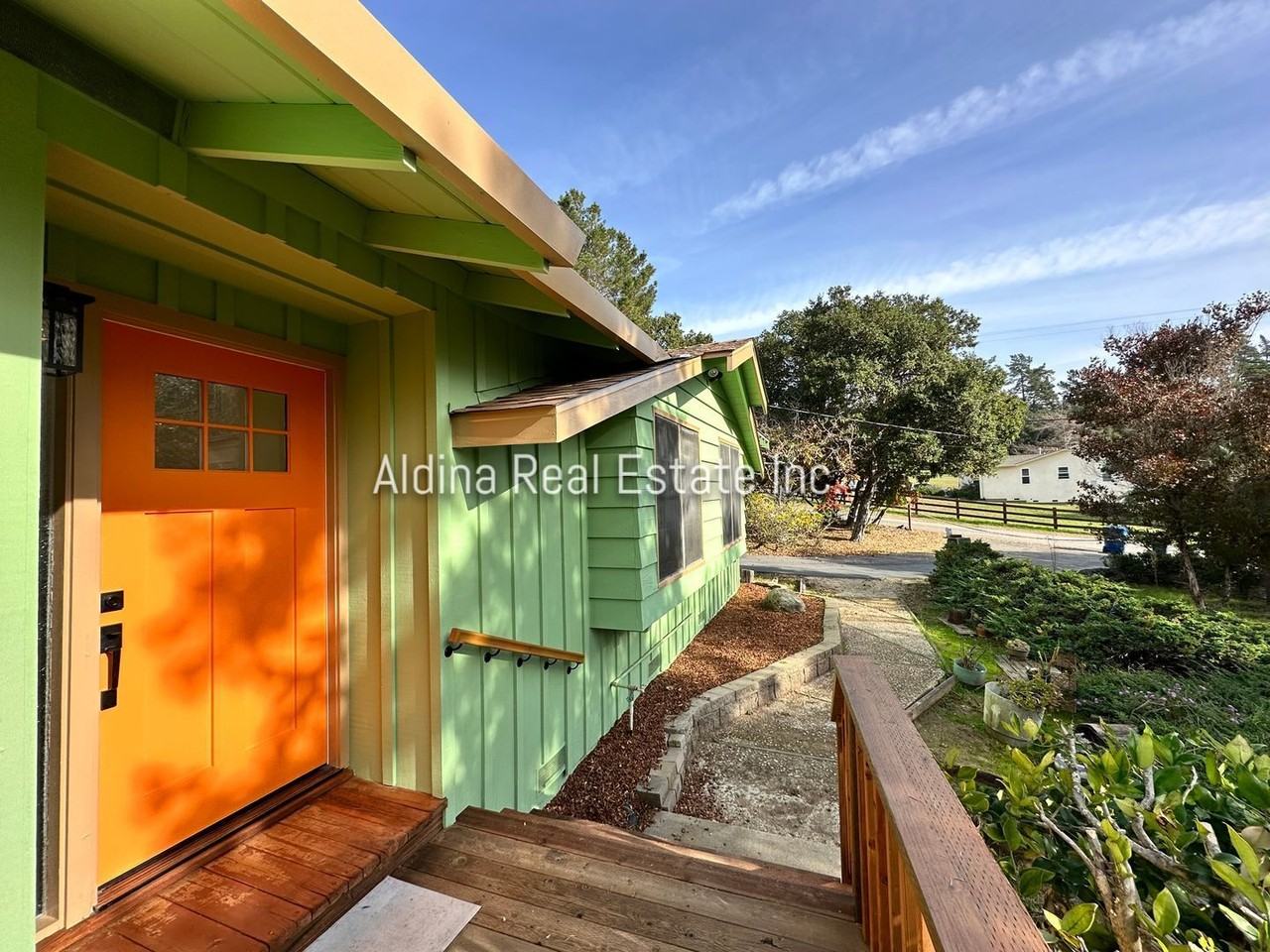 25 Enos Ln - Photo 2 of 28
