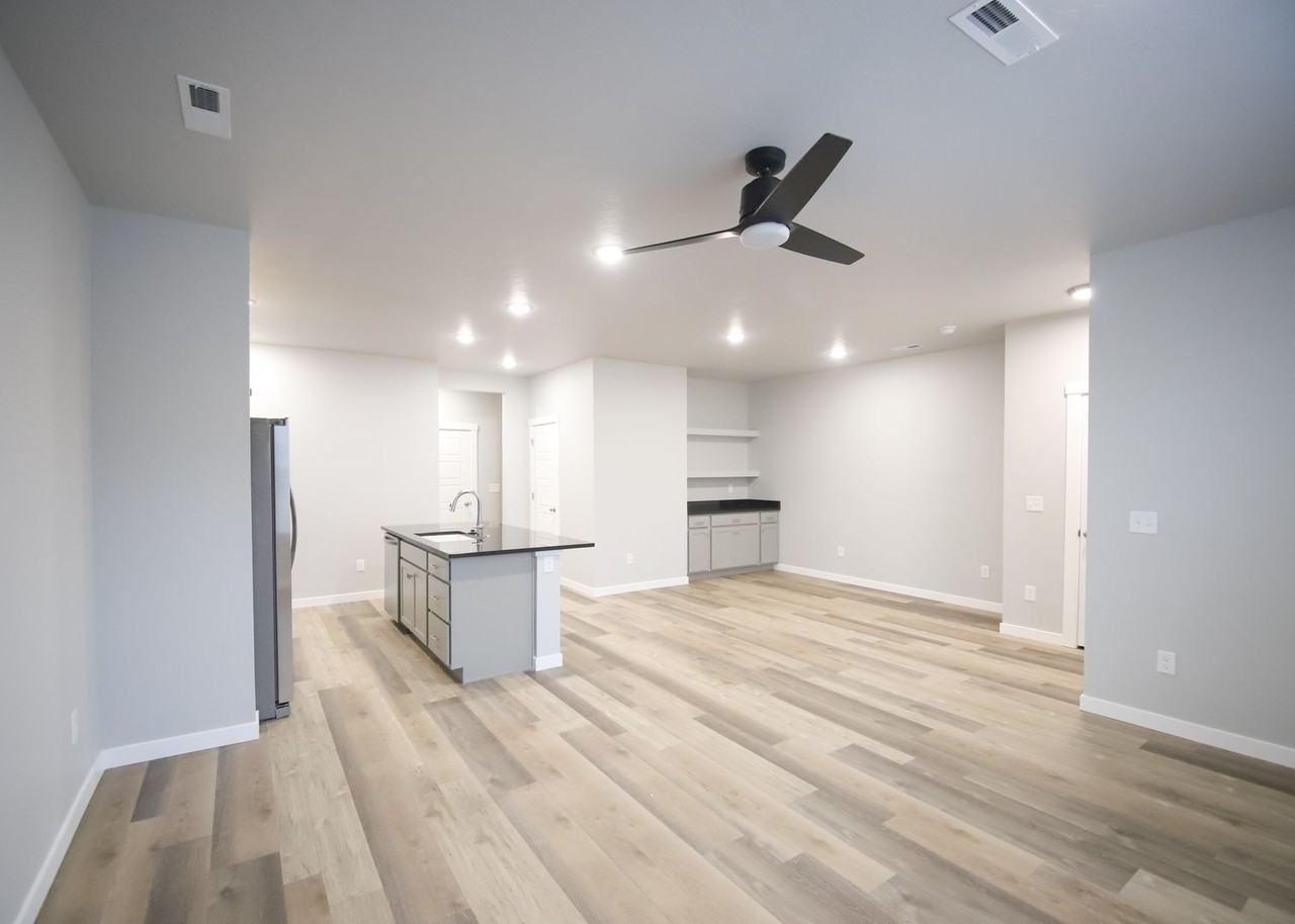 332 S Baraya Way - Photo 7 of 27