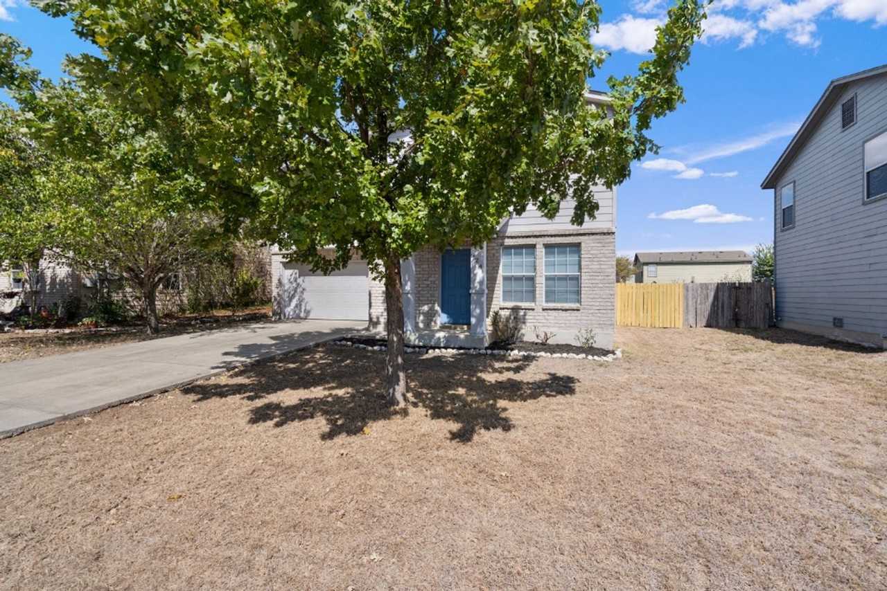 624 Nw Crossing Dr - Photo 3 of 25