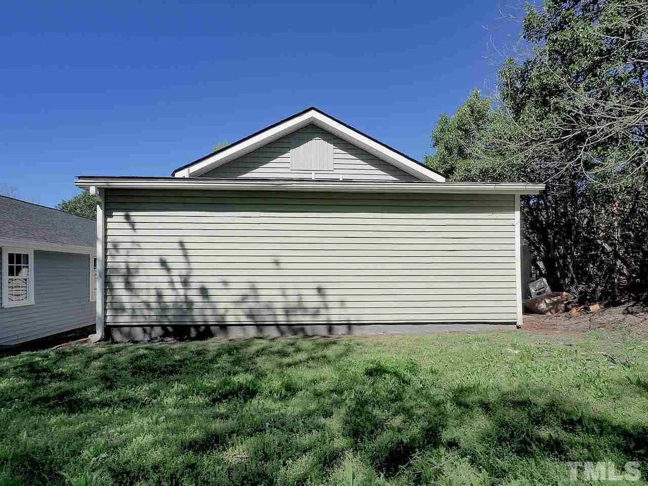 1104 Chester St - Photo 3 of 28