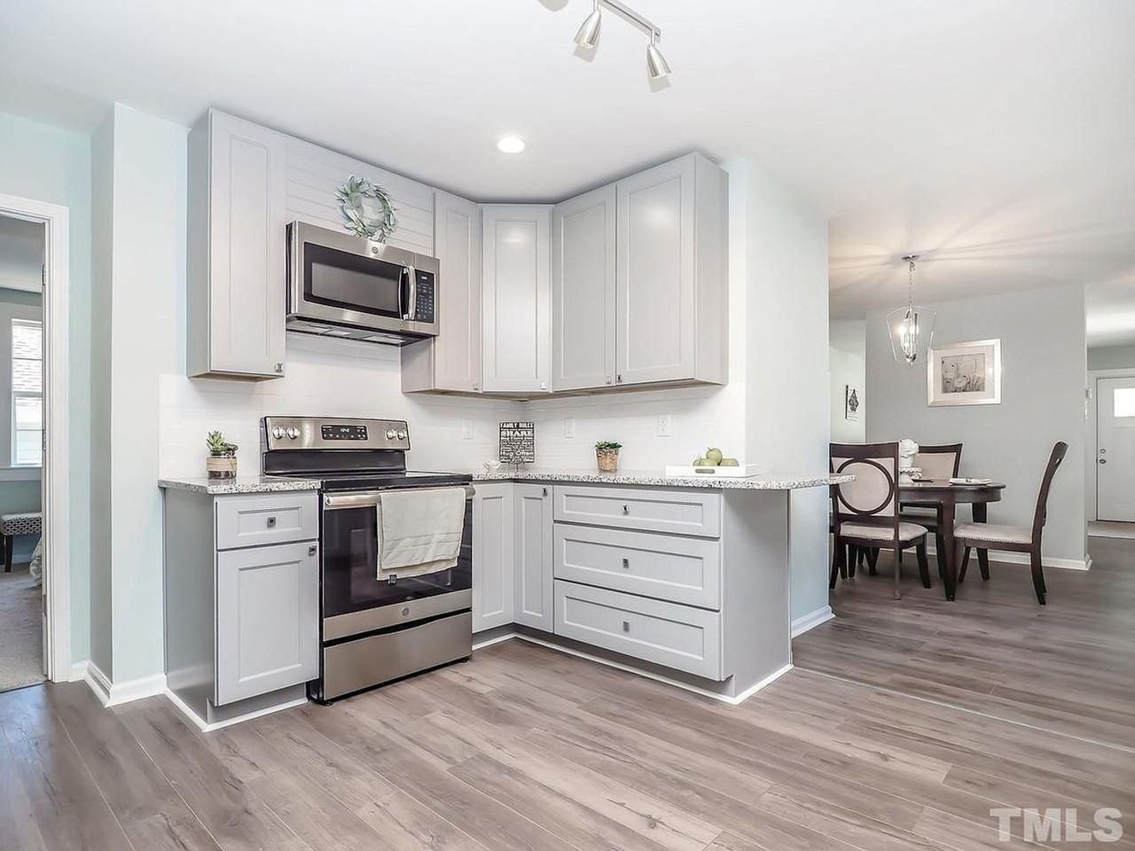 1104 Chester St - Photo 7 of 28