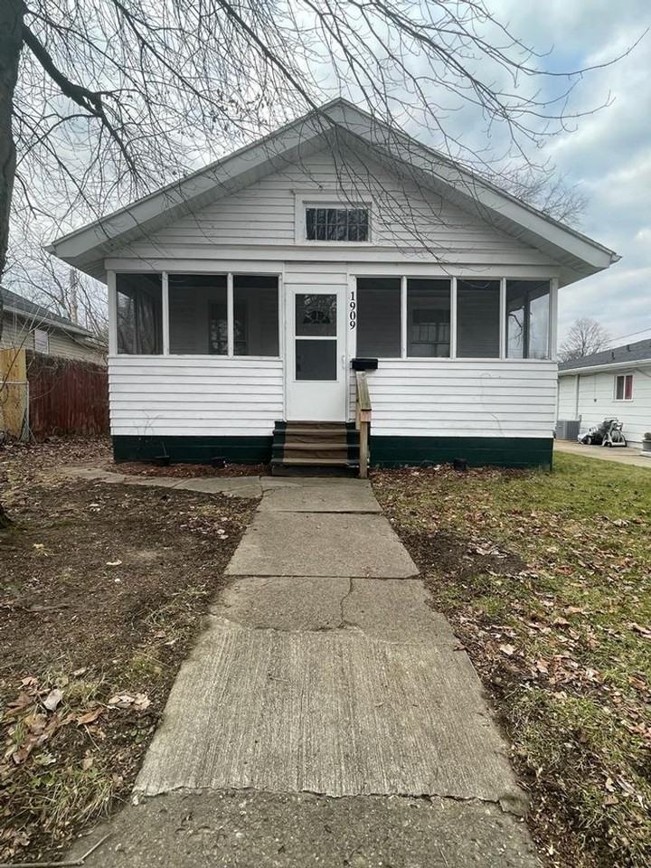 1909 South Brookfield Street