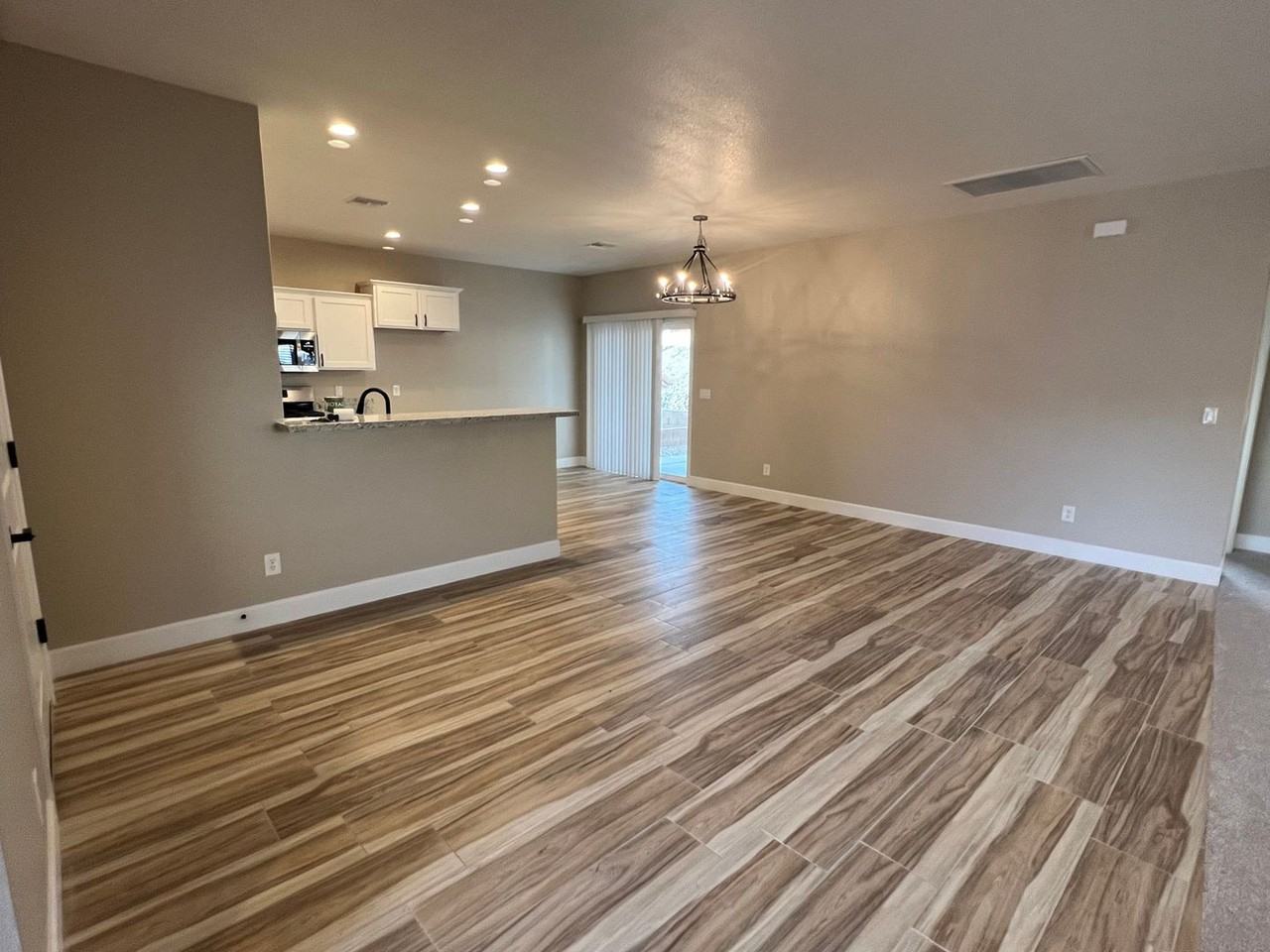 2241 Diamond Creek Rd - Photo 4 of 26