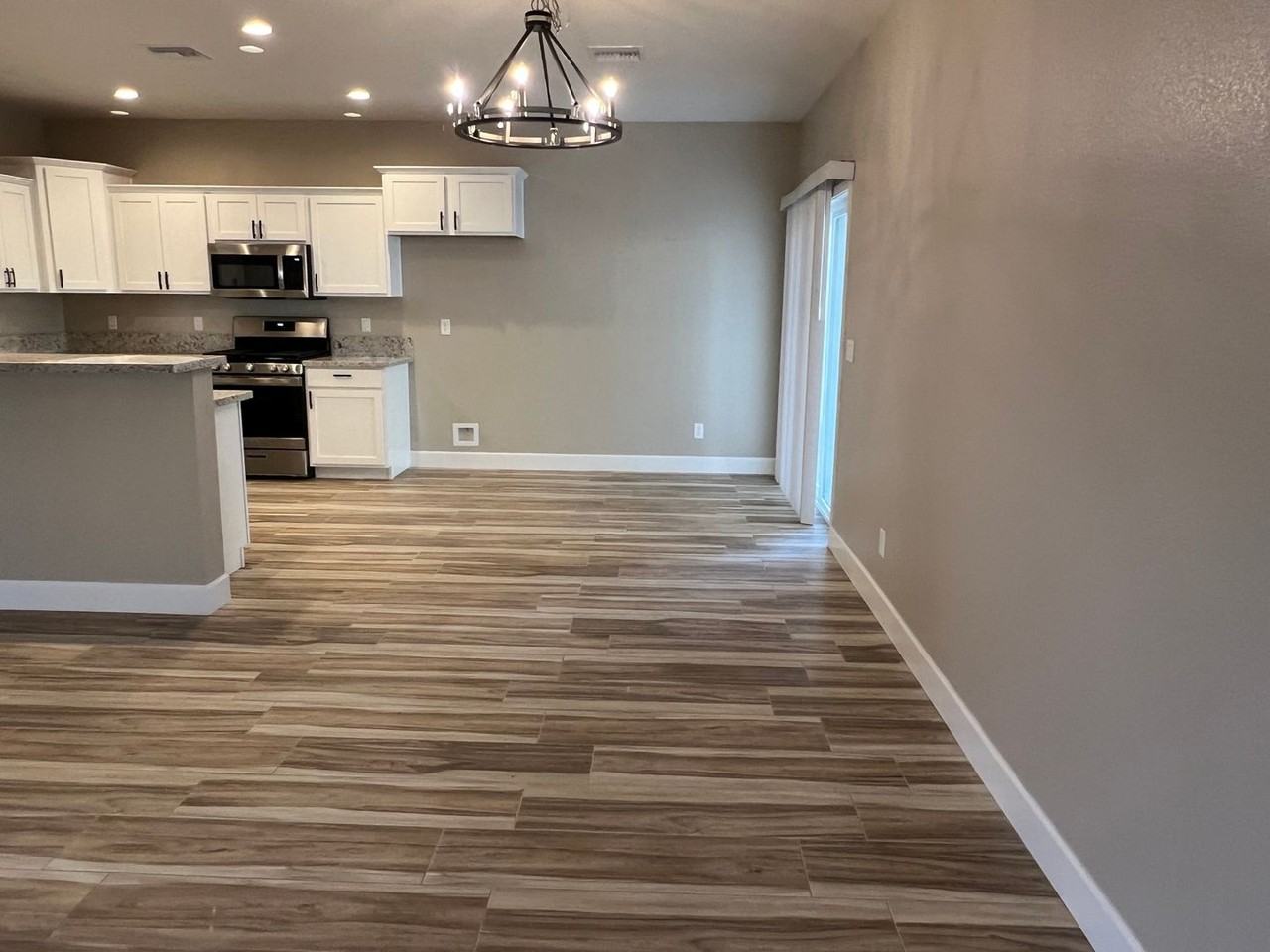 2241 Diamond Creek Rd - Photo 5 of 26