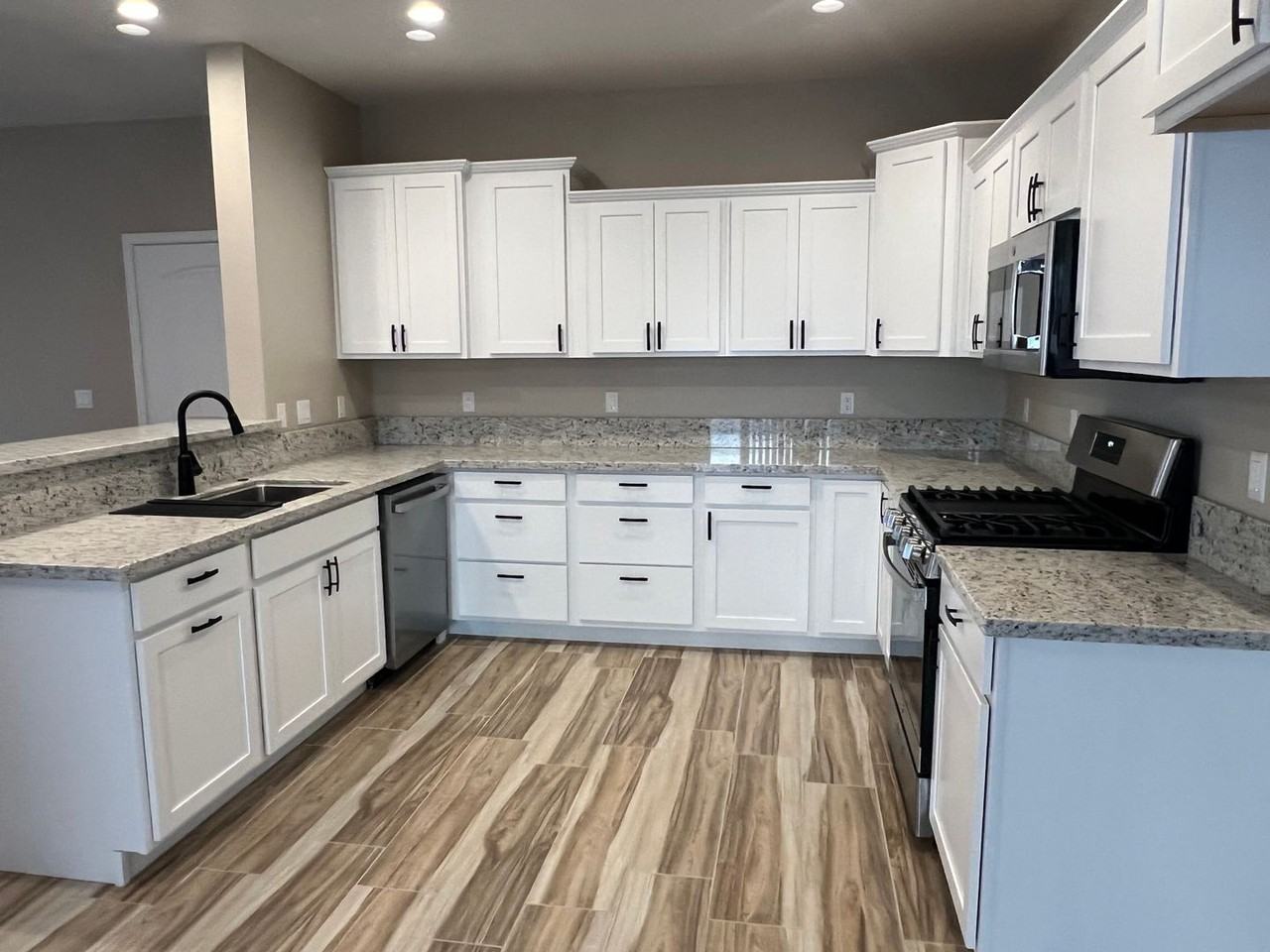 2241 Diamond Creek Rd - Photo 7 of 26