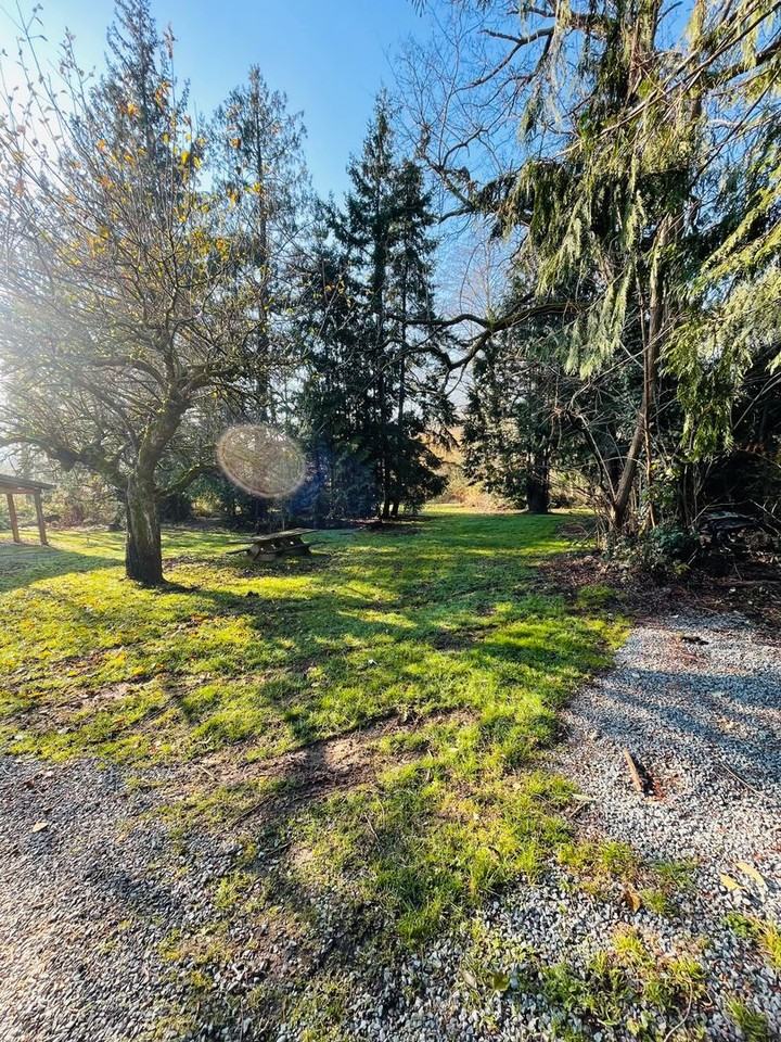 1100 32nd St - Photo 4 of 33