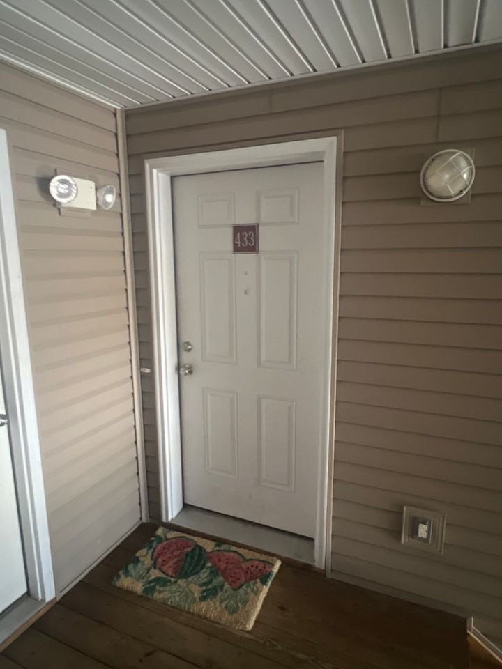 433 Creekside Dr - Photo 2 of 21