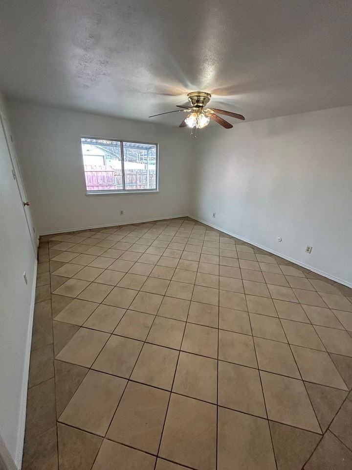 2005 Clark Trl - Photo 3 of 18