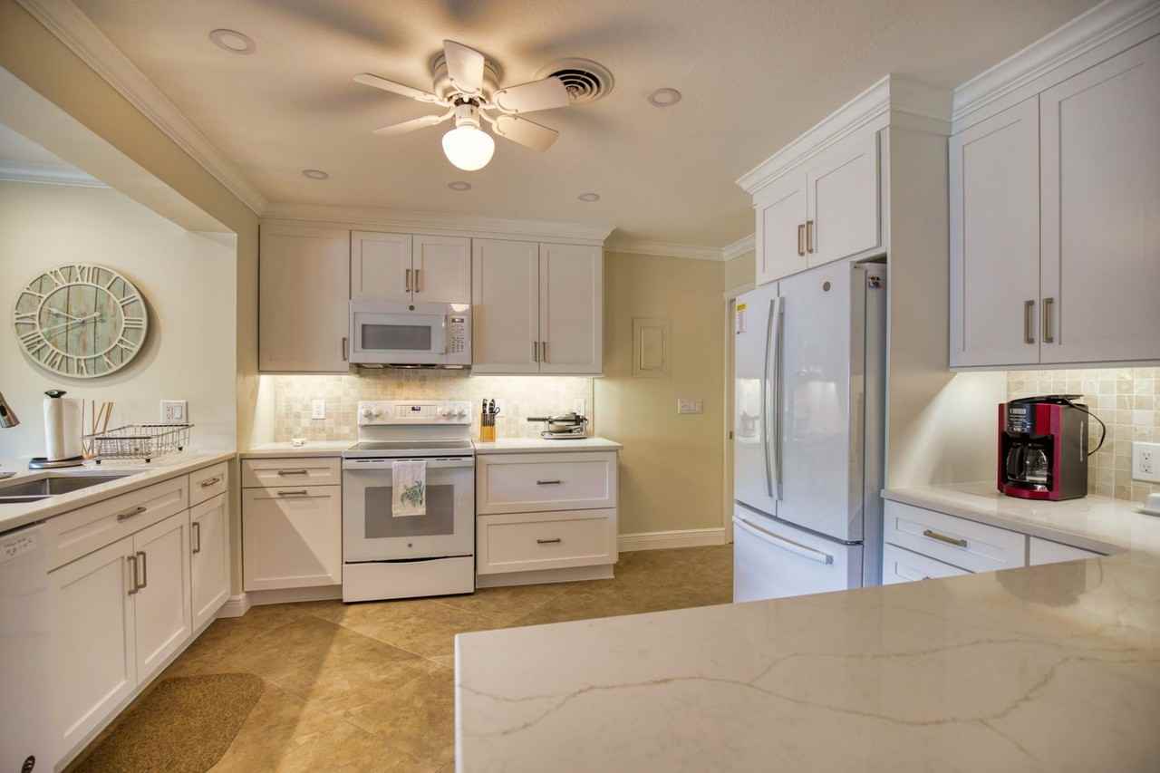 100 100 Avenue Des Pasque #9 - Photo 6 of 34