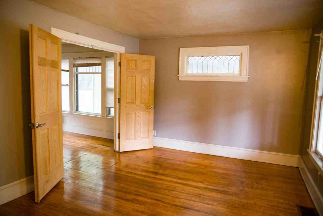 1054 24th Ave Se - Photo 2 of 10