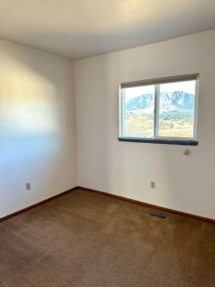 762 Century Pl #A - Photo 4 of 29