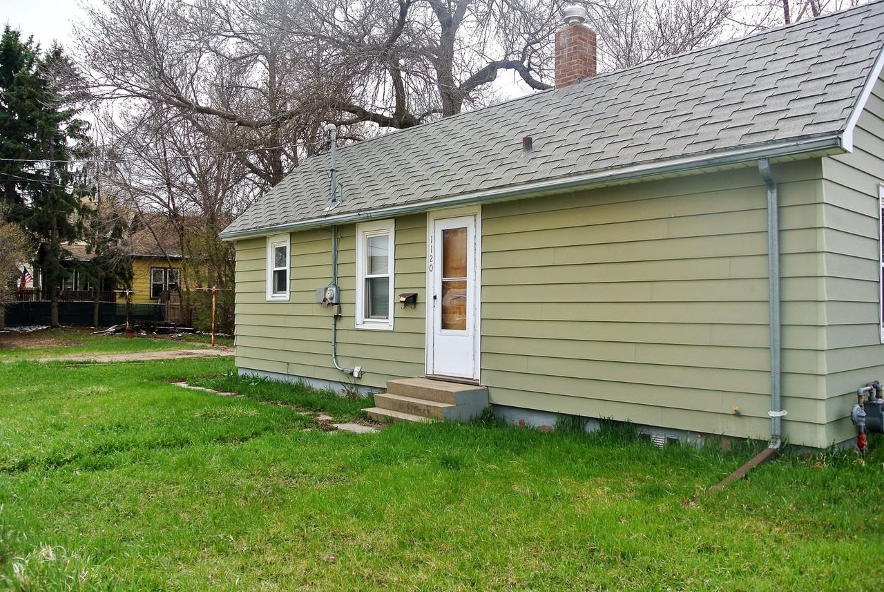 1120 6th Ave Ne - Photo 2 of 12