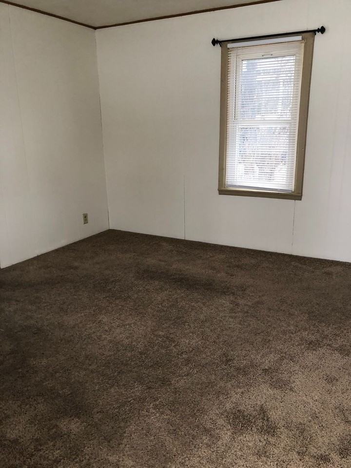 1120 6th Ave Ne - Photo 4 of 12