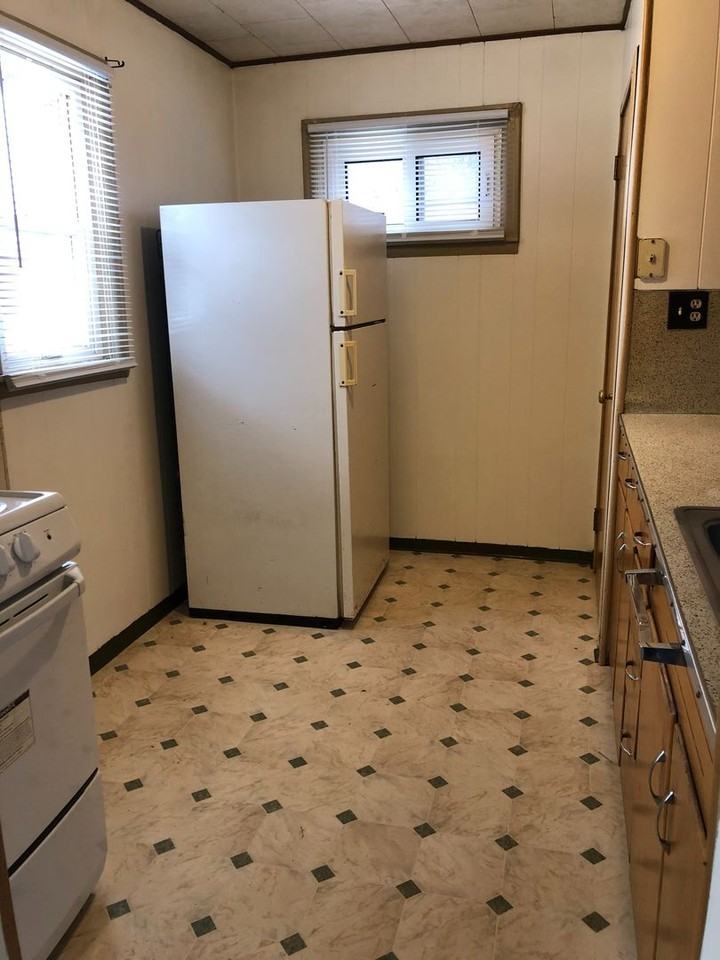 1120 6th Ave Ne - Photo 6 of 12