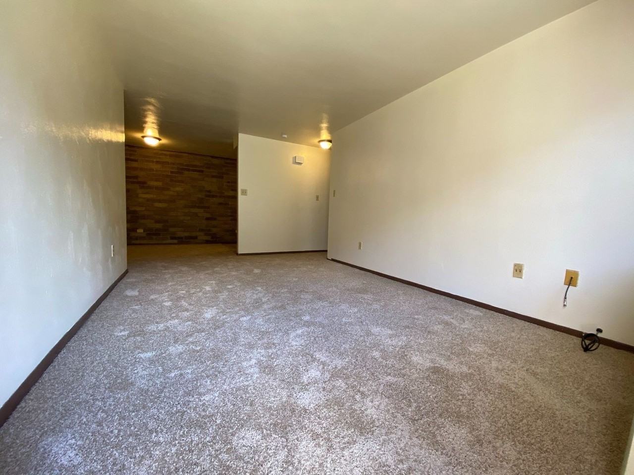 409 Kellywood Mnr - Photo 3 of 9