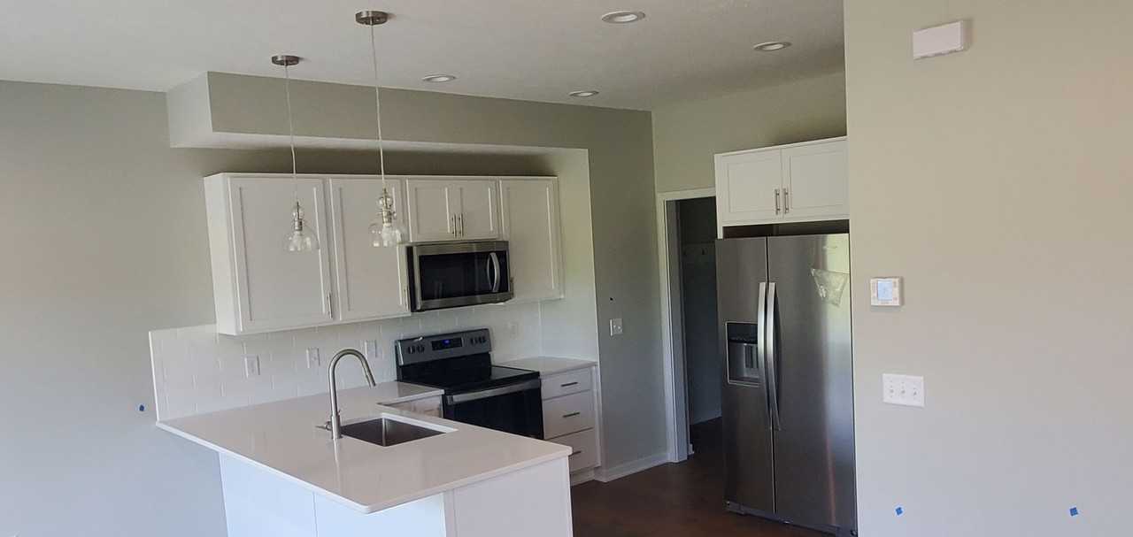880 Titan Dr - Photo 2 of 19