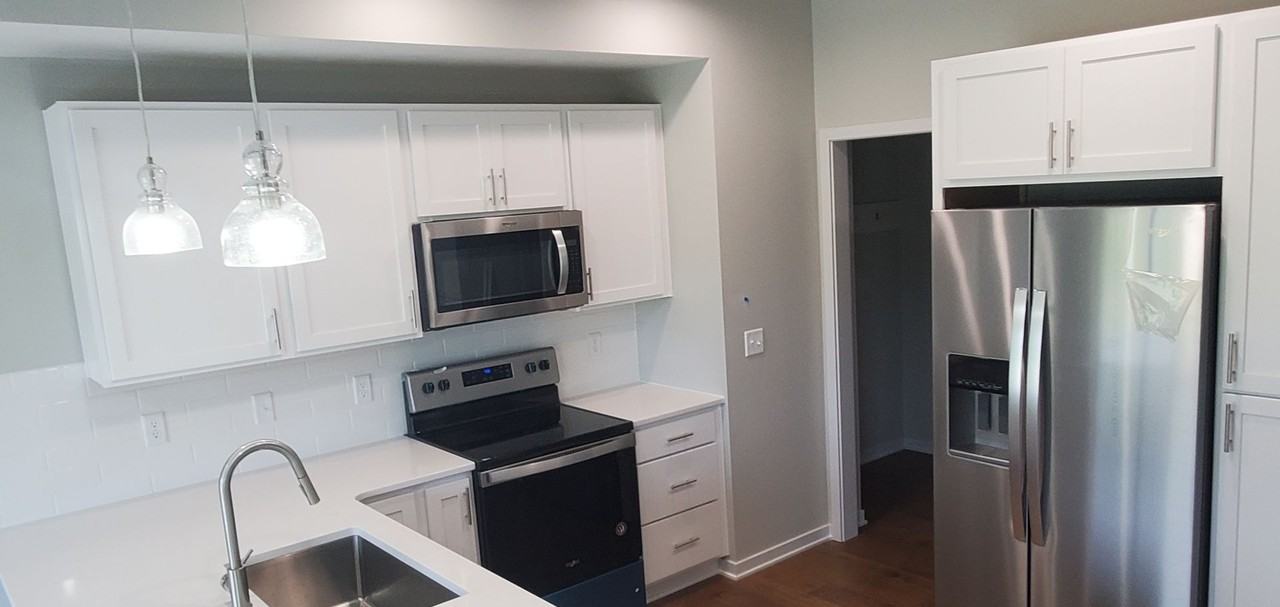 880 Titan Dr - Photo 3 of 19