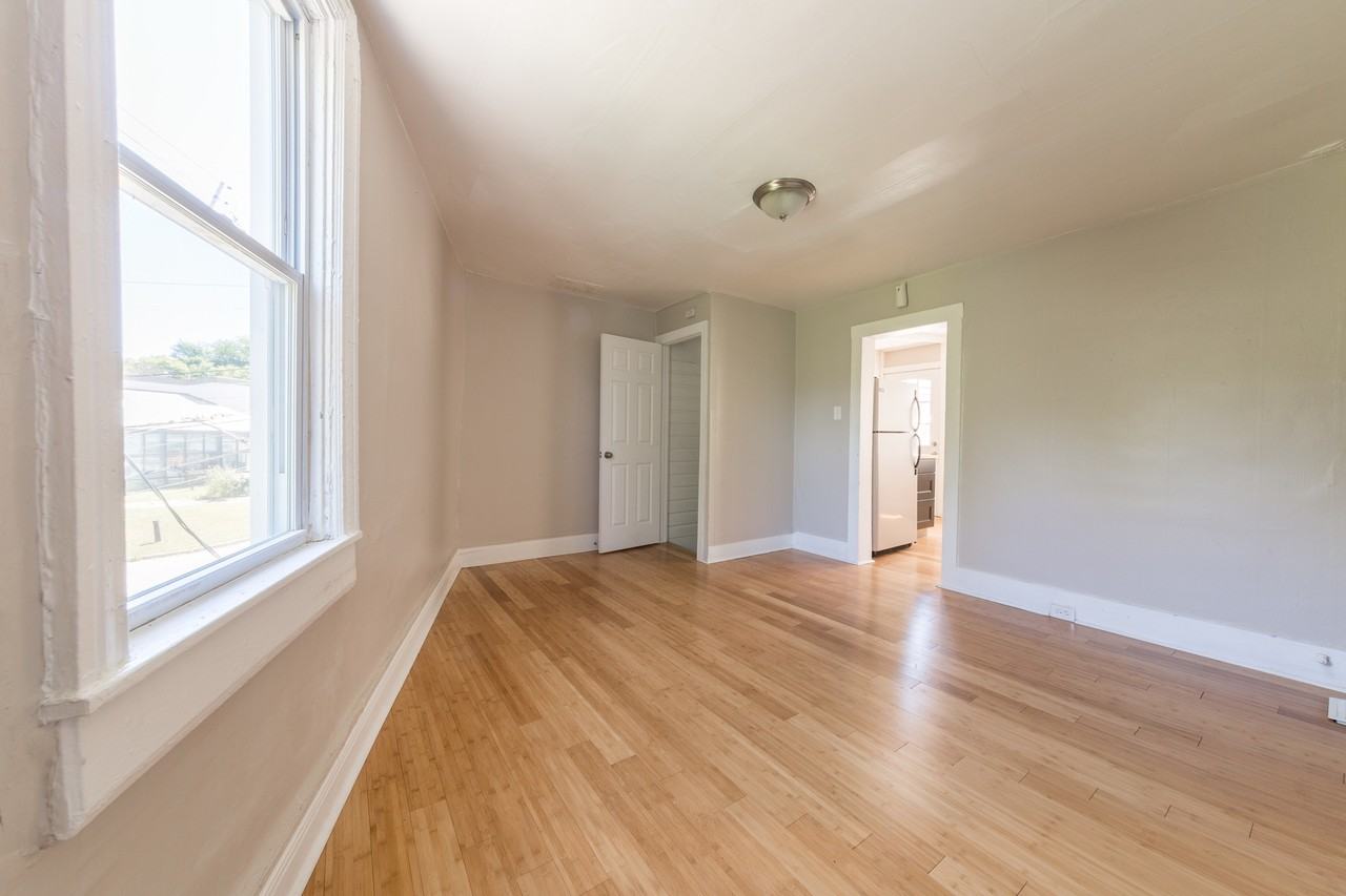 1929 Arlington Ave - Photo 6 of 21