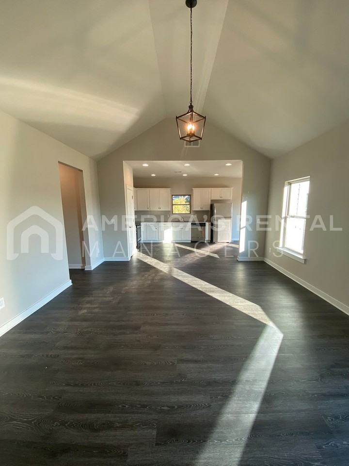 46 Granvil Way - Photo 3 of 32