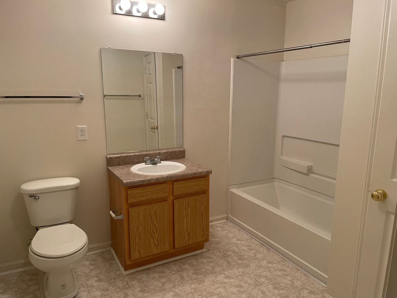 1635 Cobblestone Ln - Photo 6 of 16