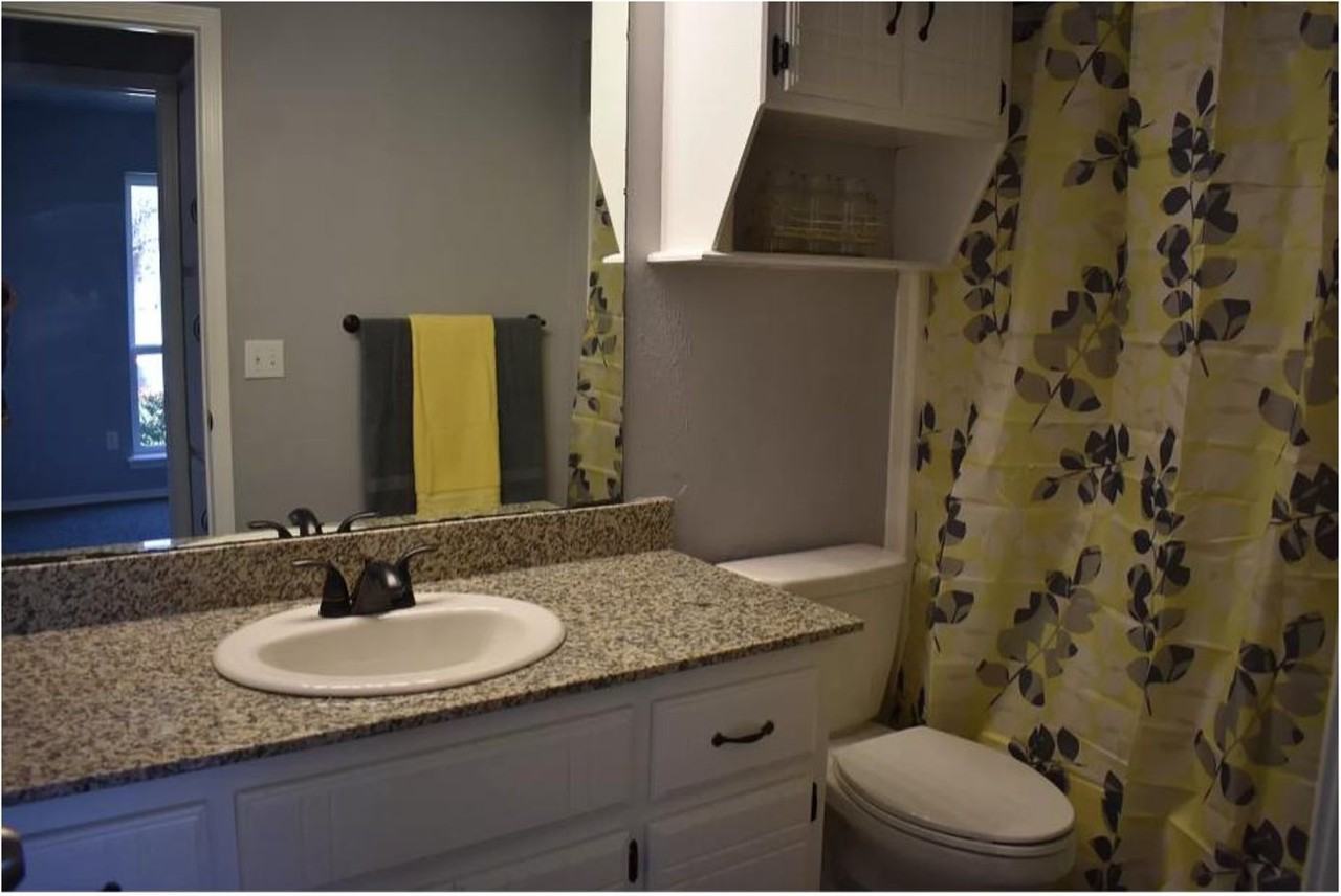 504 Marathon Dr - Photo 3 of 5