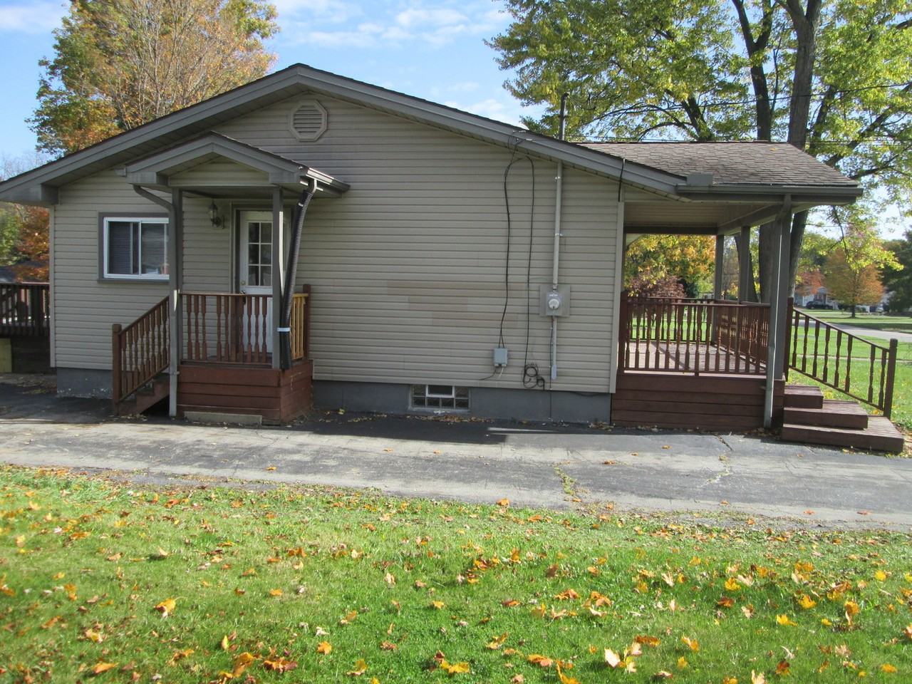 3968 Staatz Dr - Photo 4 of 17