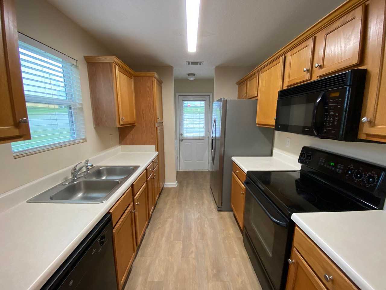 220 Bridgewater Way - Photo 3 of 18