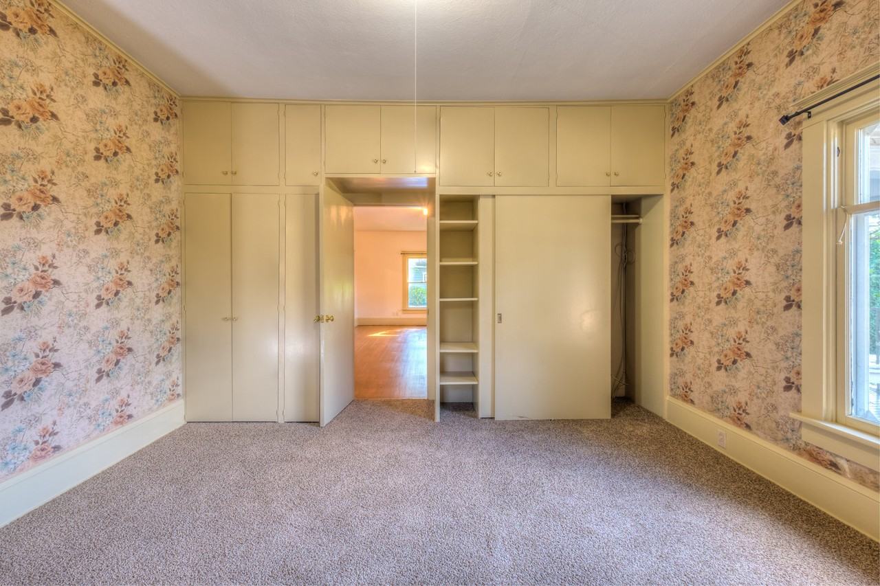 623 E Main St - Photo 6 of 34