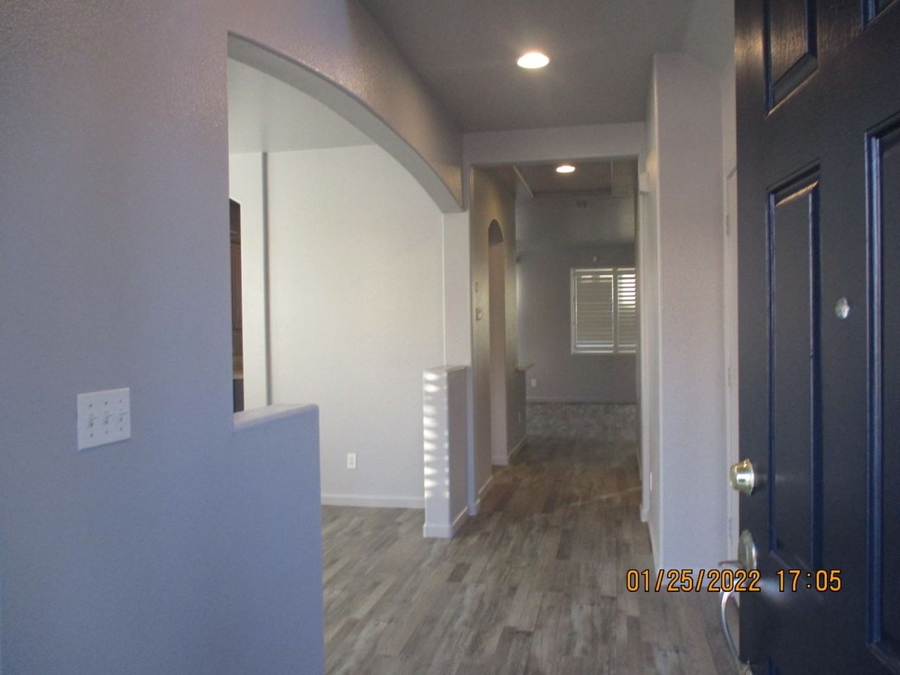 484 Peachcrest Dr - Photo 2 of 8