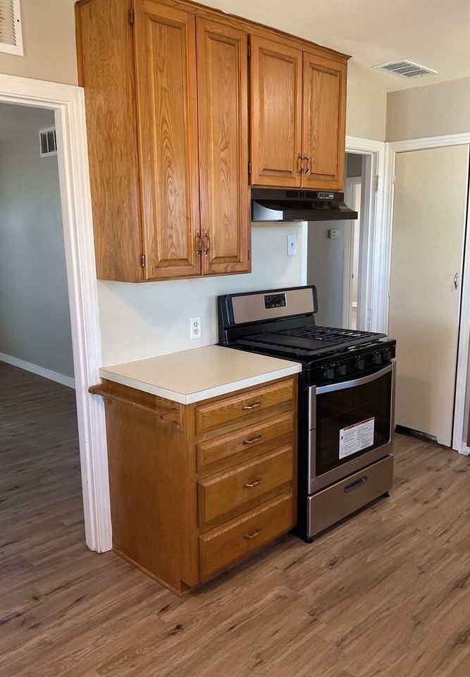 920 Fannin Loop - Photo 4 of 20