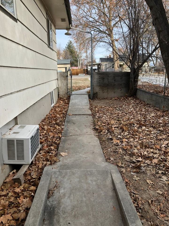 403 W Hazel St - Photo 2 of 12