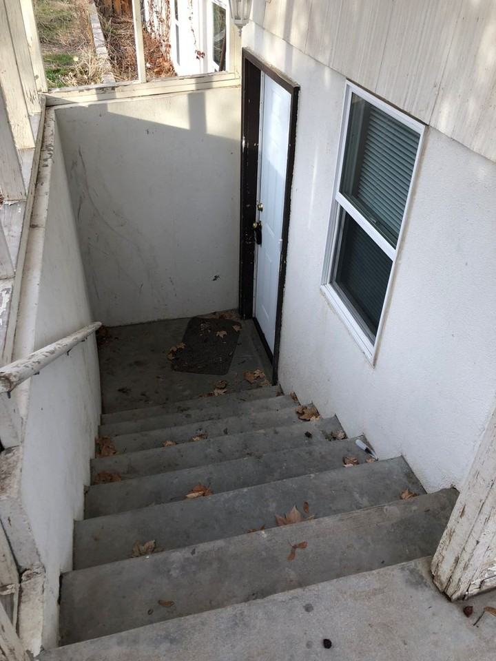 403 W Hazel St - Photo 3 of 12