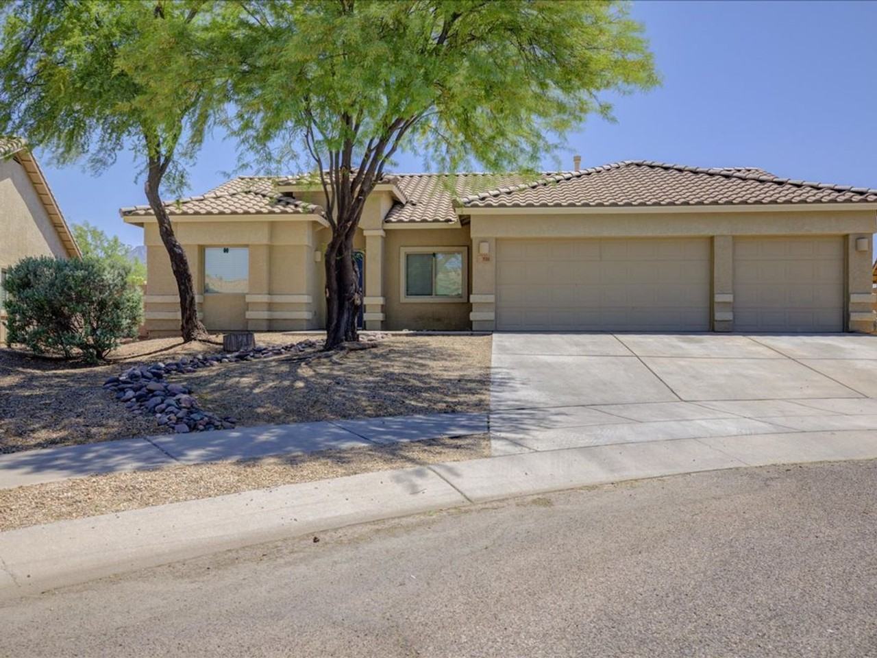 3568 E Northern Dancer Rd - Photo 2 of 34