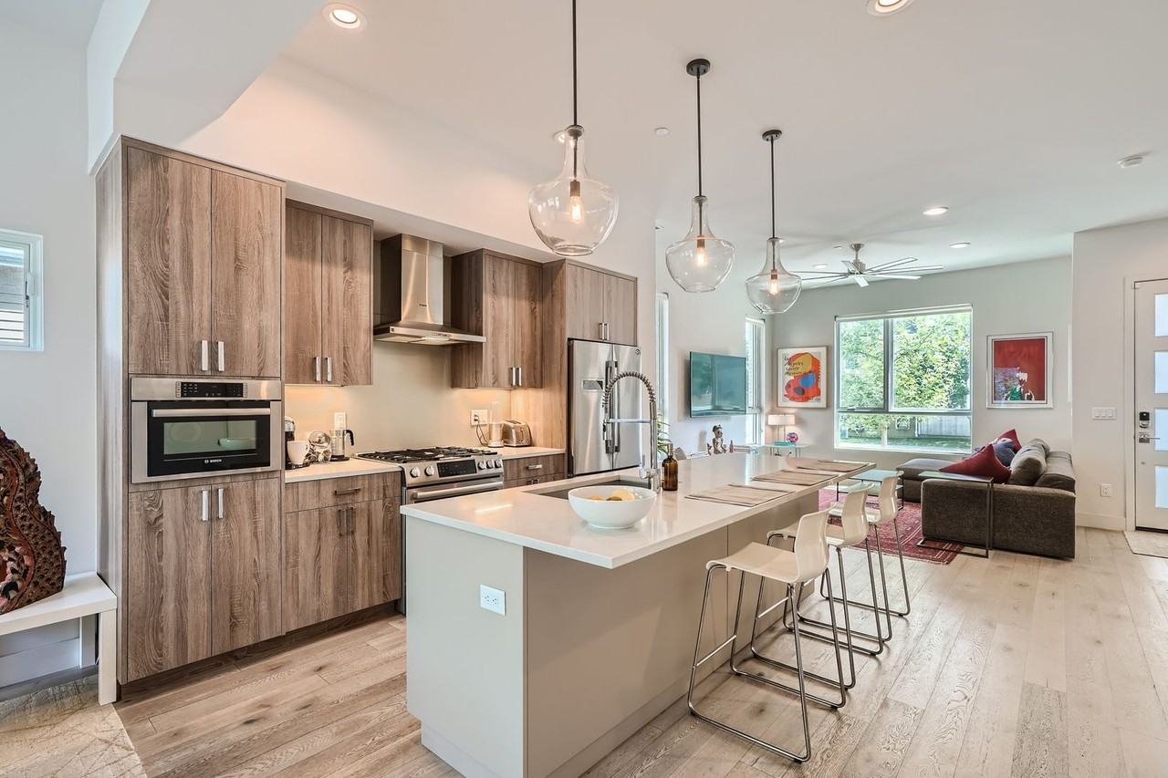 3111 Bluff St - Photo 2 of 28