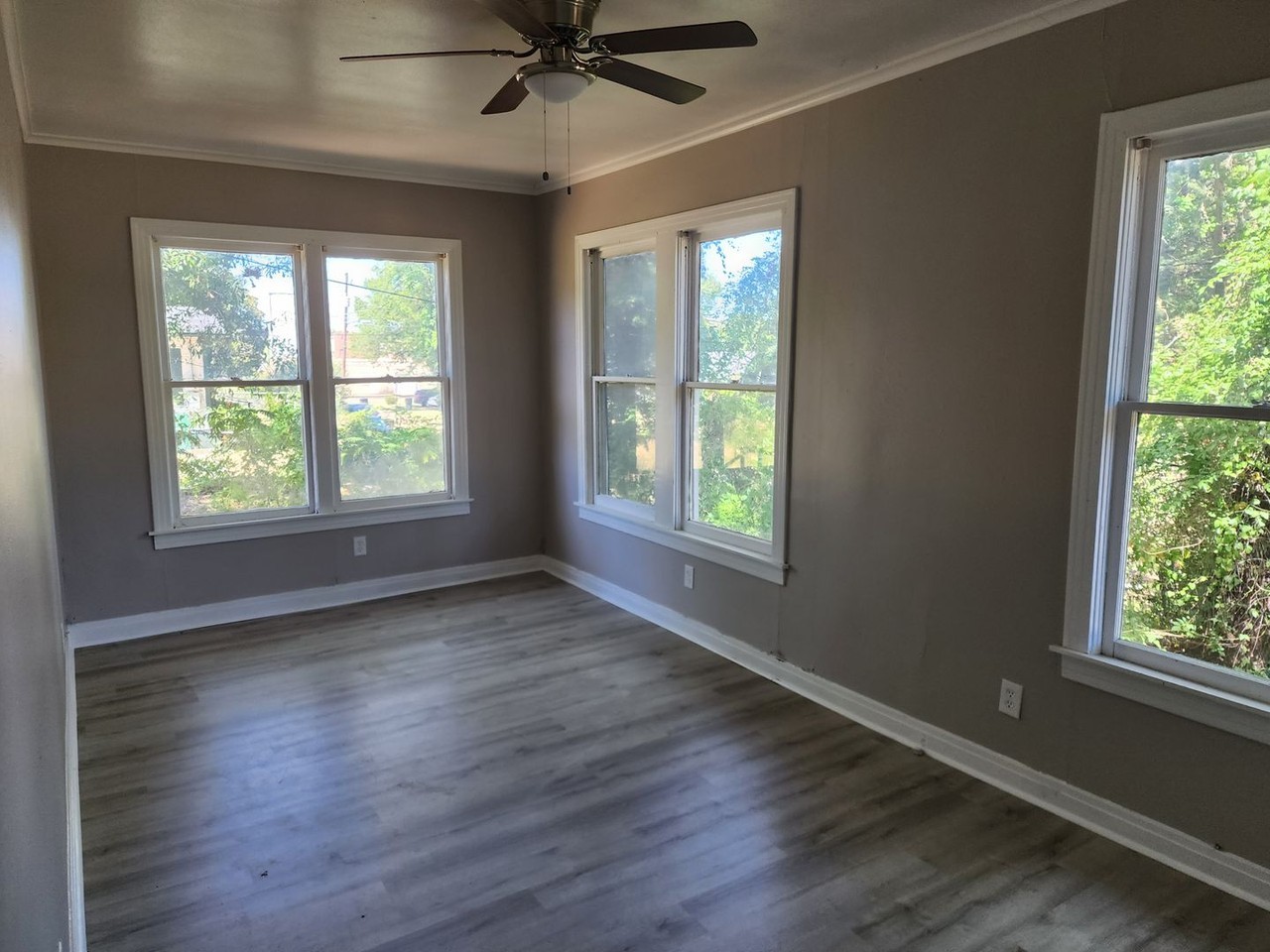 1332 Wilkinson St - Photo 6 of 7