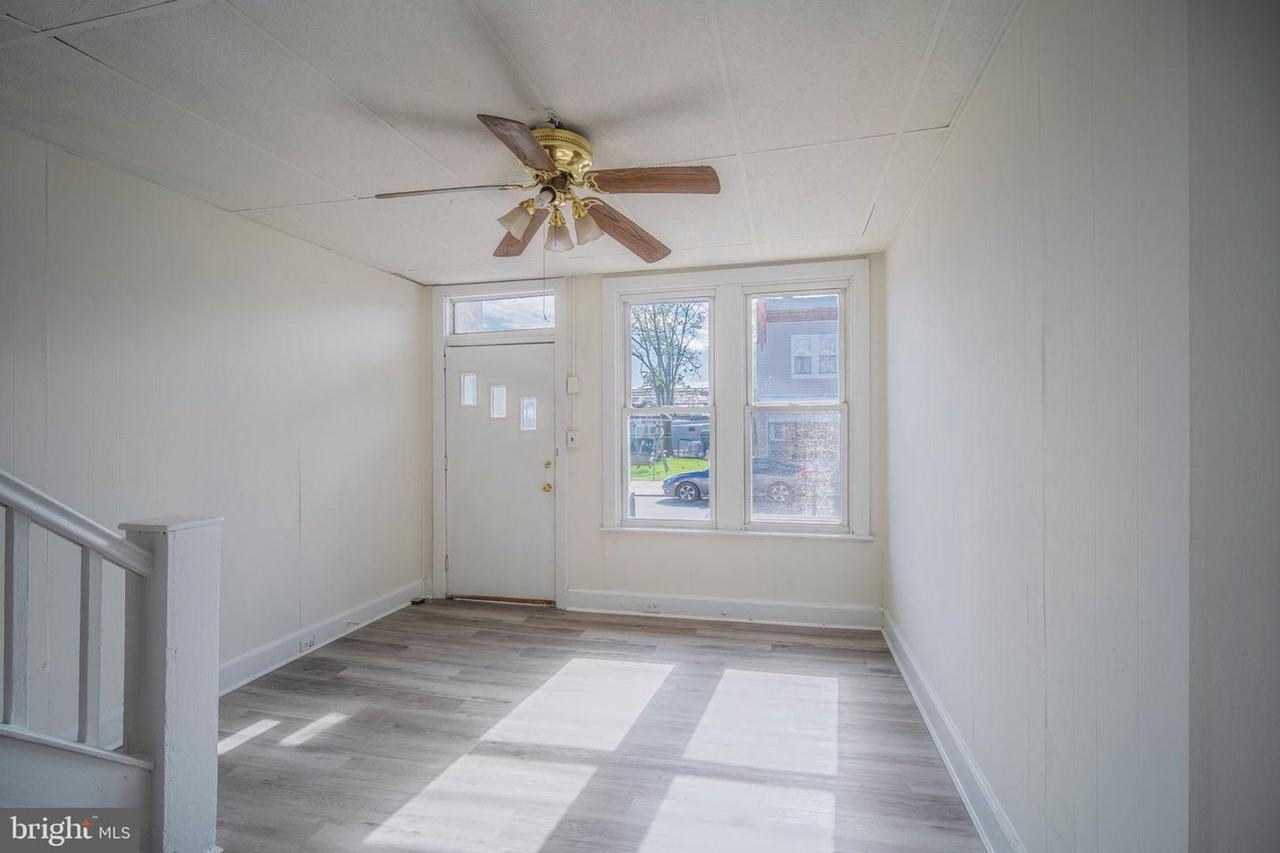 1018 1/2 W 7th St - Photo 2 of 10