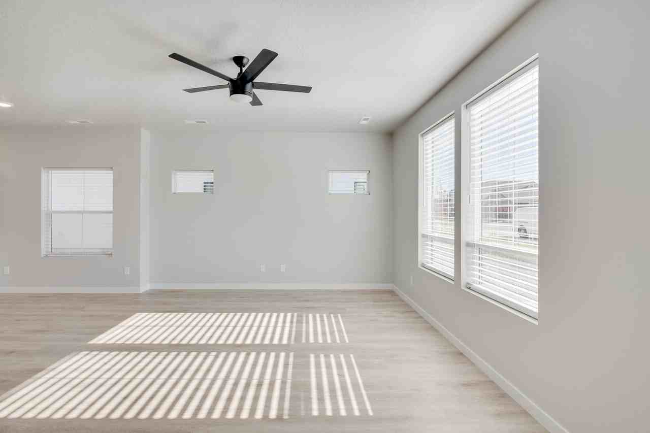 283 S Fritts Ave - Photo 3 of 23