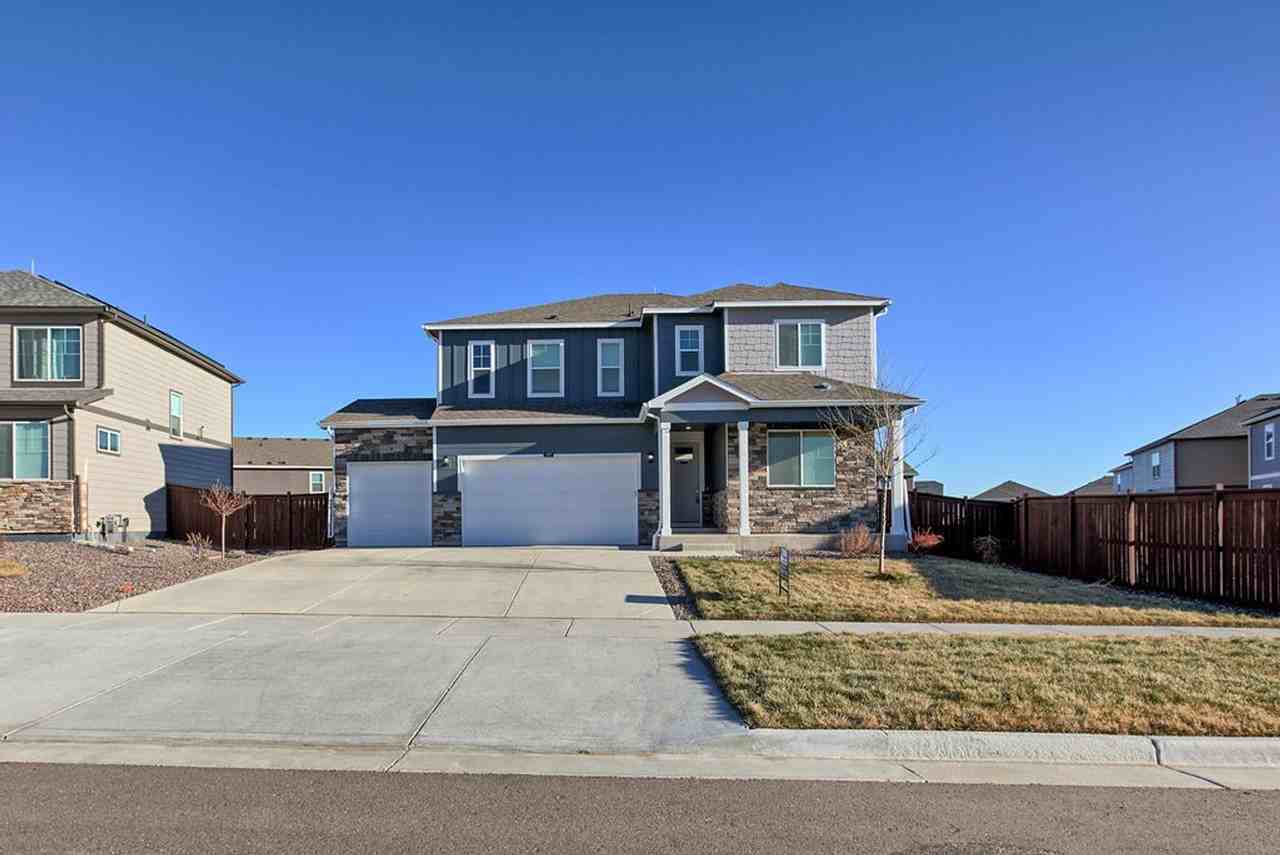 249 Sparrow Dr - Photo 2 of 42