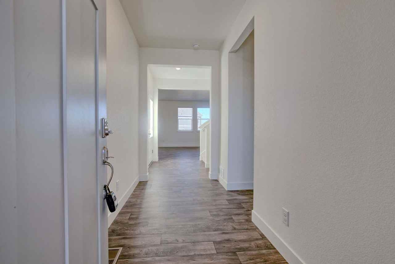 249 Sparrow Dr - Photo 4 of 42