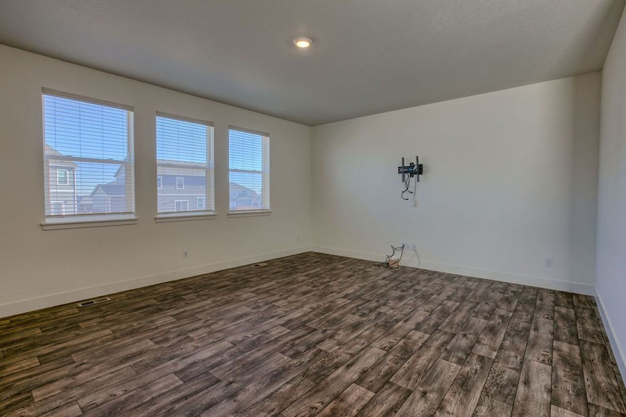 249 Sparrow Dr - Photo 5 of 42