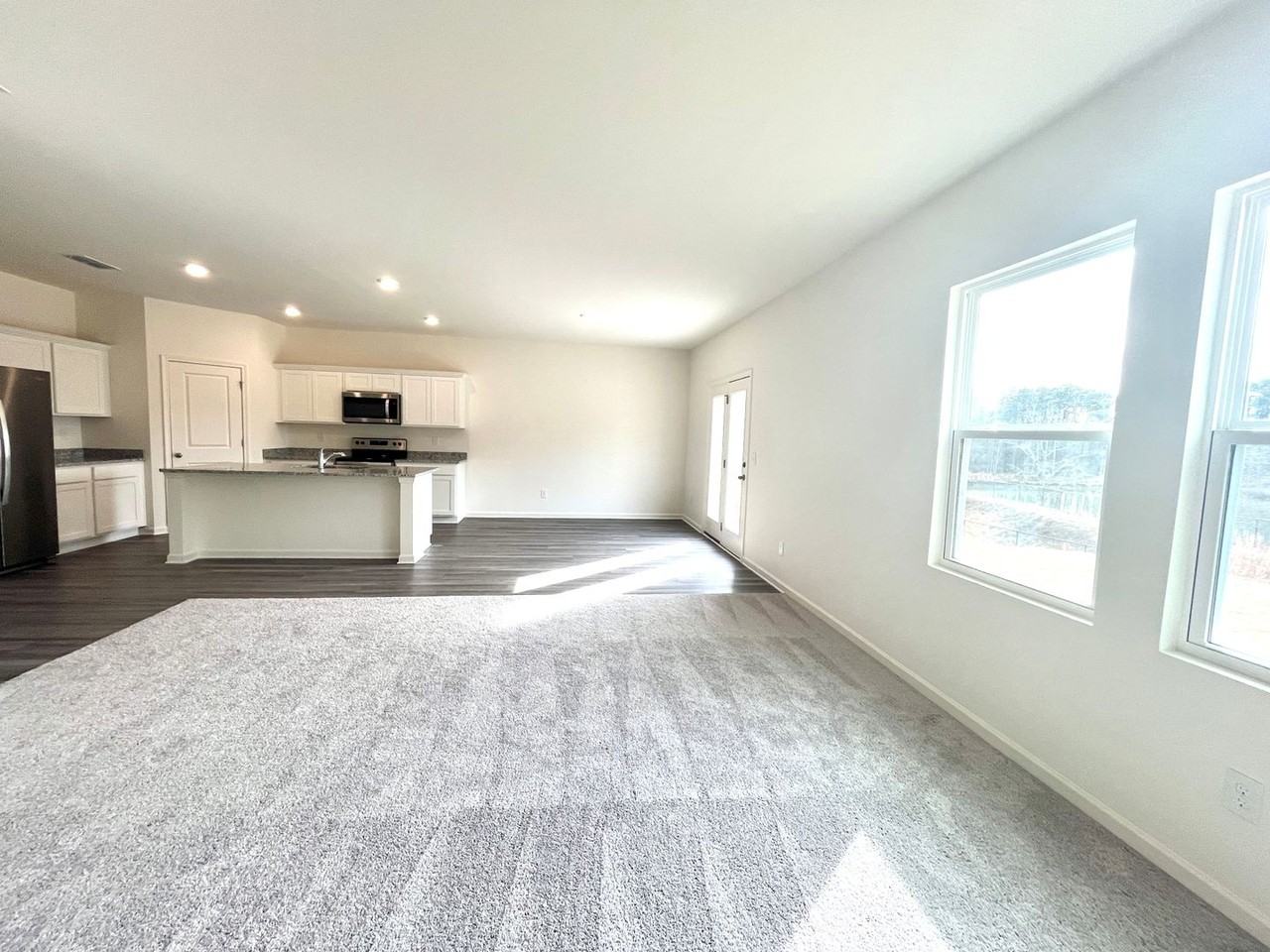 303 Hyde Park - Photo 7 of 39