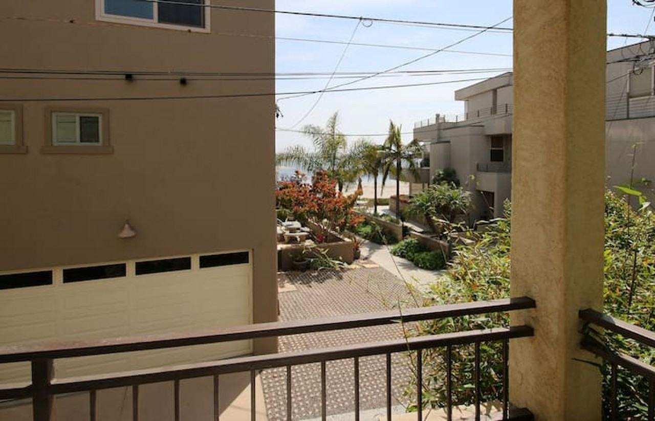 832 Ormond Court - Photo 2 of 37