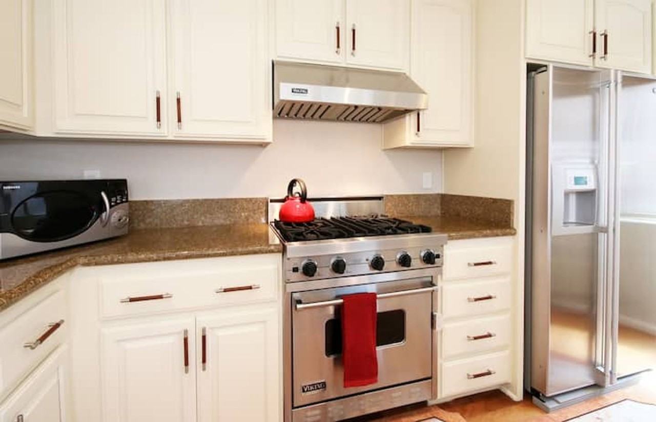 832 Ormond Court - Photo 5 of 37