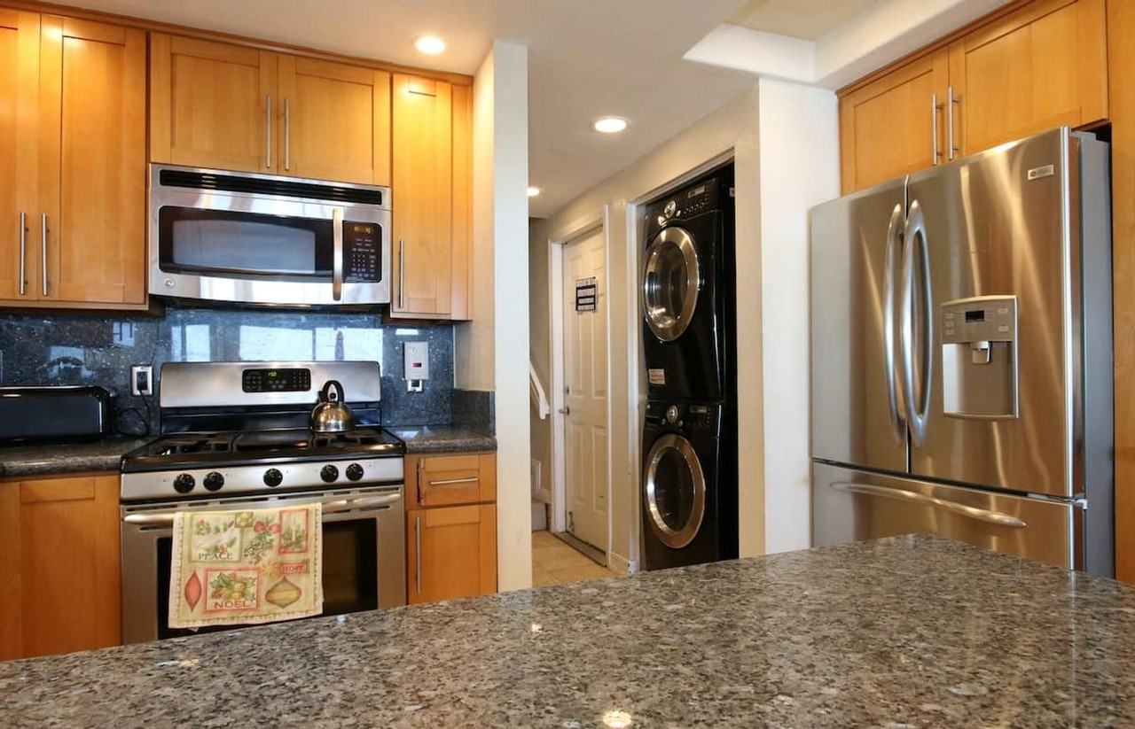 3239 Ocean Front Walk - Photo 3 of 43