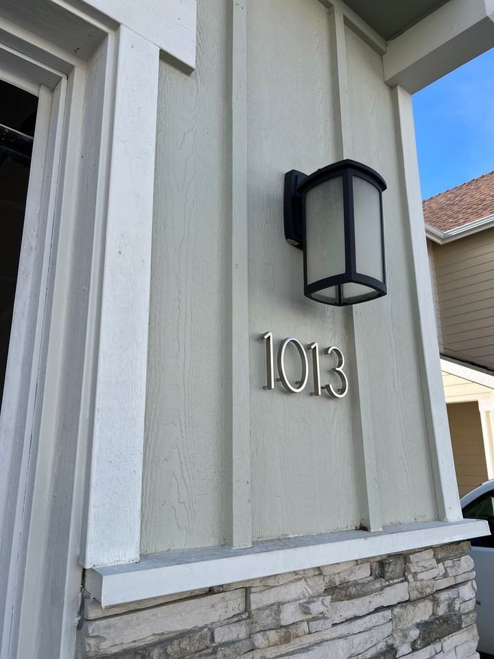 1013 Home Stretch Ln - Photo 2 of 24