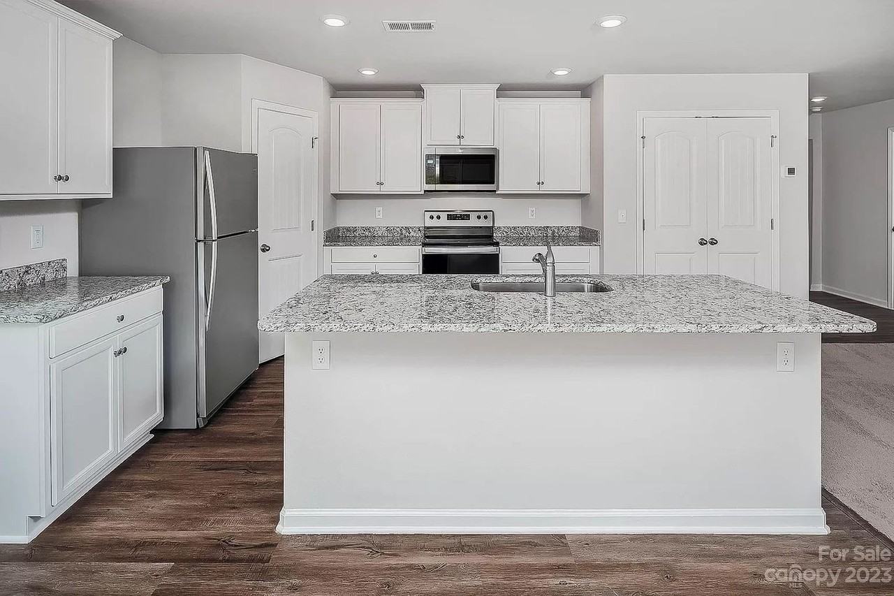 1720 Nia Rd - Photo 3 of 9